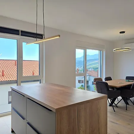 Moonhlight With Private Rooftop Terrace *