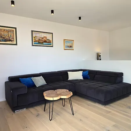 Moonhlight With Private Rooftop Terrace Διαμέρισμα
