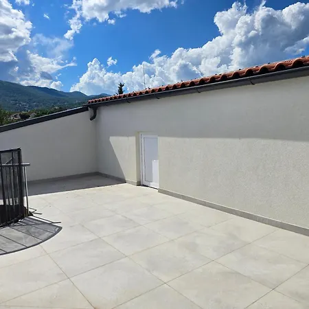 Διαμέρισμα Moonhlight With Private Rooftop Terrace Matulji