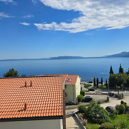Moonhlight With Private Rooftop Terrace Διαμέρισμα Matulji