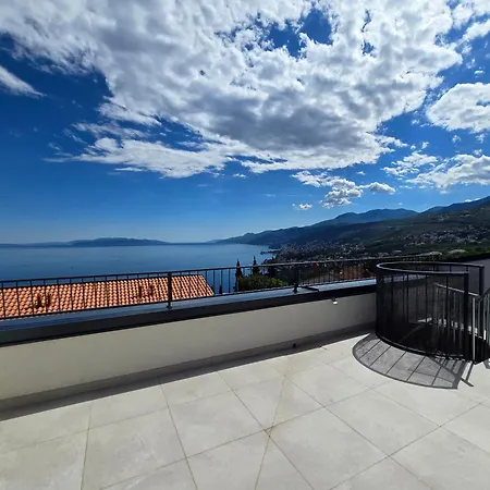 Moonhlight With Private Rooftop Terrace Διαμέρισμα *