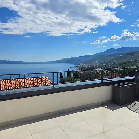 Moonhlight With Private Rooftop Terrace