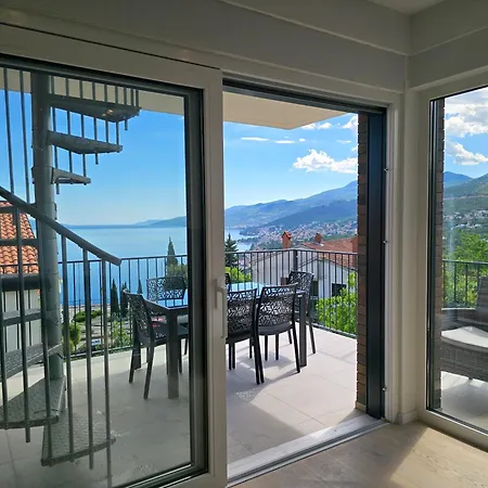 Διαμέρισμα Moonhlight With Private Rooftop Terrace
